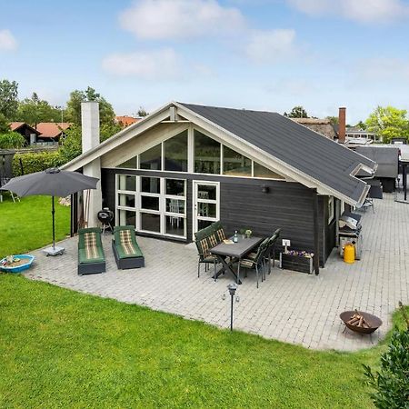 Beautiful Home In Borkop With Kitchen Kültér fotó
